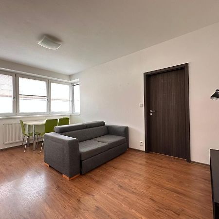 Apartman Ab Kryte Parkovani Zdarma Чешка Будьовица Екстериор снимка