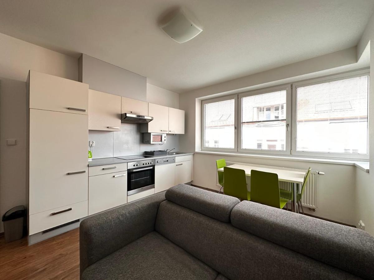 Apartman Ab Kryte Parkovani Zdarma Чешка Будьовица Екстериор снимка
